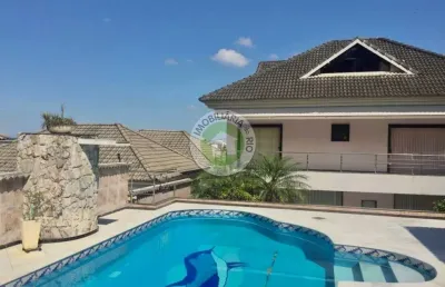 Maravilhosa casa com 3 suites no cond. moradas da freguesia