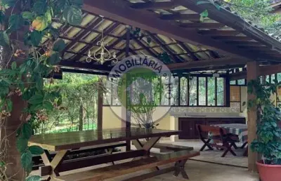 Belíssima casa em itaipava no vale da boa esperança.