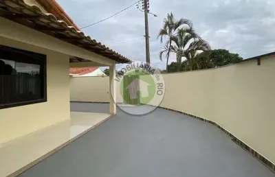 Pronta para morar à venda em araruama-rj, centro: 2 quartos, 1 suíte, 1 sala, 1 banheiro, 1 vaga, 75m²!
