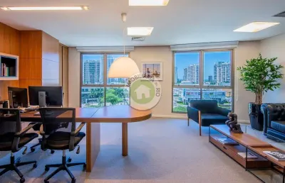 Andar comercial no le monde com 635 metros quadrados.