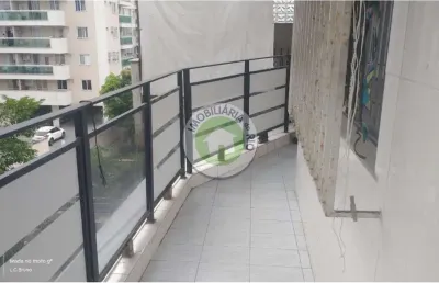 Casa grande em condomínio na taquara, rio de janeiro - 5 quartos, 3 salas, 4 banheiros, 5 vagas de garagem - 287m² de área.