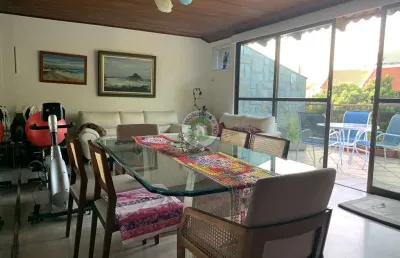 Jardim oceânico - cobertura 4 quartos com varandão na frente e piscina reservada na cobertura atrás - vista pedra da gávea