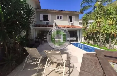 Casa de 250m², 4 suítes no condomínio morada do canal no porto frade - angra dos reis