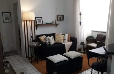 Apartamento mobiliado a 300 metros da praia dos ingleses.