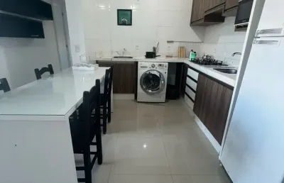 Apartamento mobiliado com escritura pública a 200 metros da praia dos ingleses.