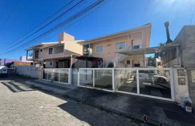 Apartamento com 3 quartos a 900 metros da praia dos ingleses.