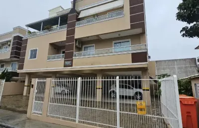 Apartamento semi mobiliado, localizado nos ingleses, com 2 quartos sendo 1 suite.
