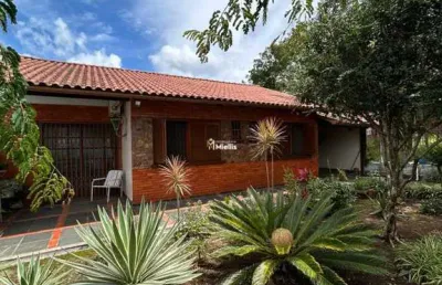 Linda casa de tijolo à vista no bairro cecilia viamão/rs