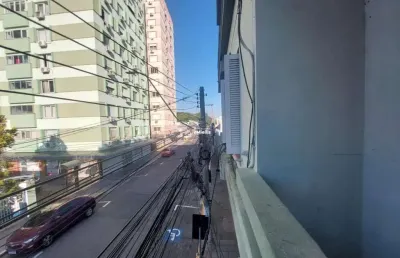 Apartamento à venda no centro de são leopoldo com 96m² de área construída, com sacada.