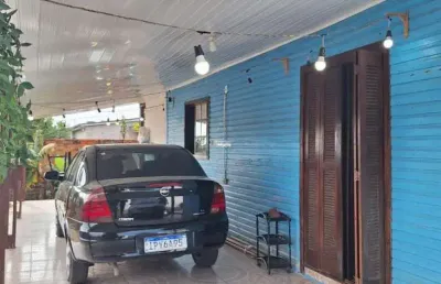 Linda casa na gaúcha, 3 dormitórios, 4 vagas de garagem, energia solar, aceita financiamento.