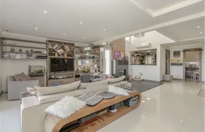Casa para venda  no bairro vila assunção em porto alegre