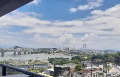 Excelente apartamento de 2 dormitórios no centro de florianópolis
