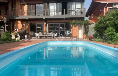 Excelente casa residencial de 4 dormitórios no itacorubi