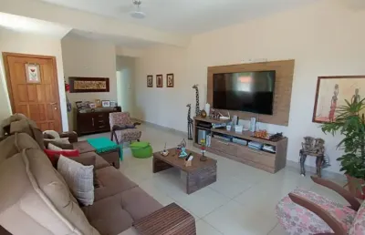 Linda casa residencial de 4 dormitórios na trindade