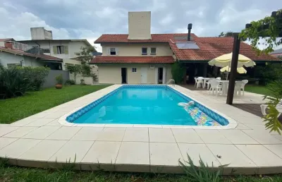 Linda casa residencial de alto padrão de 4 dormitórios no córrego grande