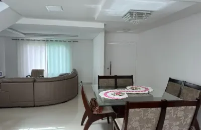 Linda casa residencial de 3 dormitórios no campeche