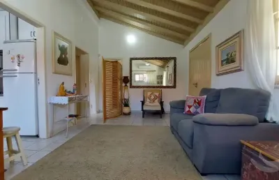 Maravilhosa casa residencial de 4 dormitórios no campeche