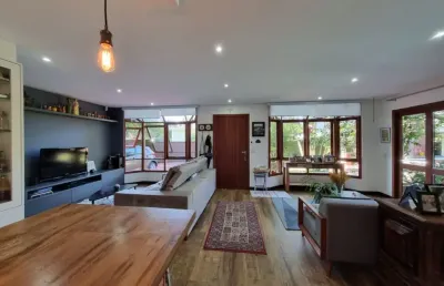Linda casa residencial de 5 dormitórios no campeche