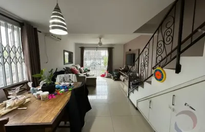 Linda casa residencial de 2 dormitórios no campeche
