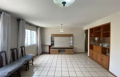 Ótimo apartamento de 3 dormitórios no centro de florianópolis