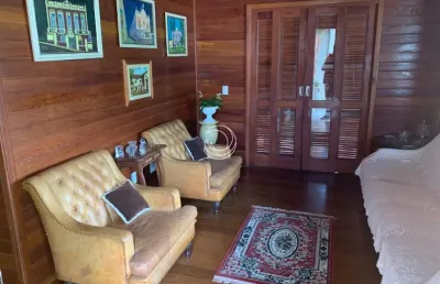 Ótima casa residencial de 3 dormitórios na agronômica