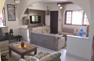 Linda casa residencial de 3 dormitórios no itacorubi