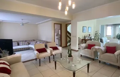 Linda casa residencial de 4 dormitórios na trindade