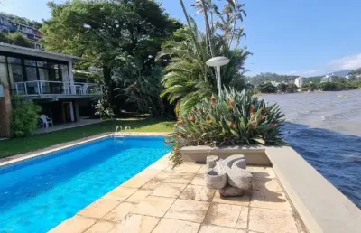 Ótima casa residencial de 5 dormitórios no saco dos limões