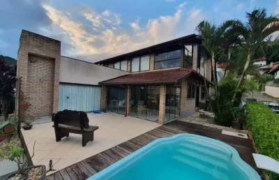 Ótima casa residencial de 2 dormitórios no saco dos limões