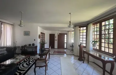 Ótima casa residencial de 4 dormitórios no córrego grande