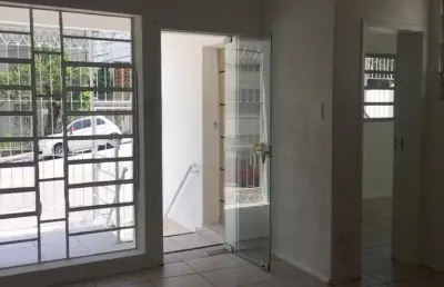 Ótima casa rsidencial de 3 dormitórios no centro de florianópolis