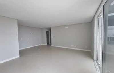 Ótimo apartamento de 3 dormitórios no centro de florianópolis