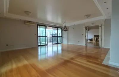 Ótimo apartamento de 4 dormitórios no centro de florianópolis