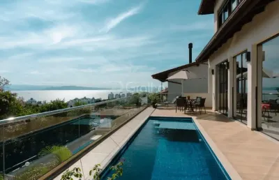Ótima casa de 4 dormitórios no centro de florianópolis