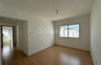 Ótimo apartamento de 3 dormitórios no centro de florianópolis