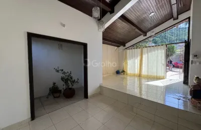 Casa residencial com 3 quartos sendo 1 suíte na trindade