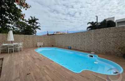 Casa residencial de 4 dormitórios no bairro córrego grande