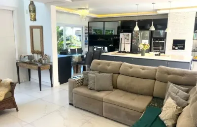 Linda casa residencial de 3 dormitórios no bairro rio tavares