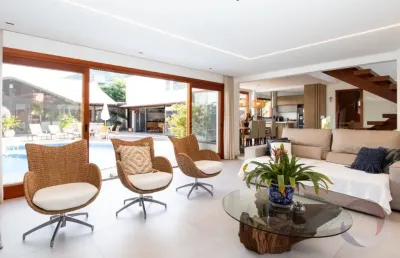 Maravilhosa casa residencial de 4 dormitórios no bairro rio tavares