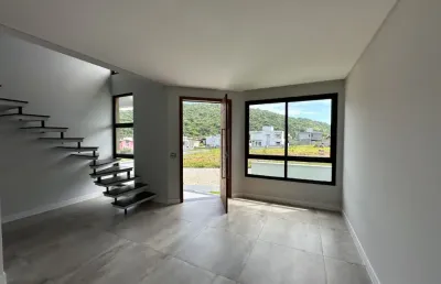 Maravilhosa casa residencial de 4 dormitórios no bairro rio tavares