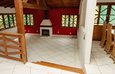 Maravilhosa casa com 4 suítes no bairro rio tavares, florianópolis.