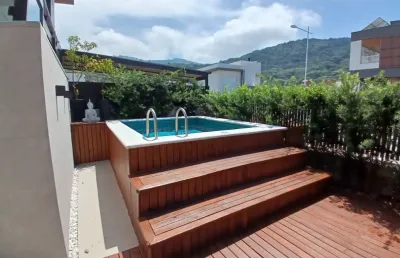 Maravilhosa casa residencial com 3 suítes no rio tavares em florianópolis