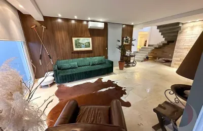 Maravilhosa casa residencial de 4 dormitórios no bairro campeche