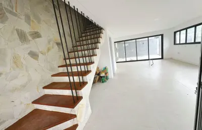 Maravilhosa casa com 3 suítes no bairro rio tavares em florianópolis