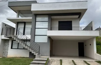 Casa sobrado, 3 dormitórios (1 suíte), escritório, condomínio fechado, verana.