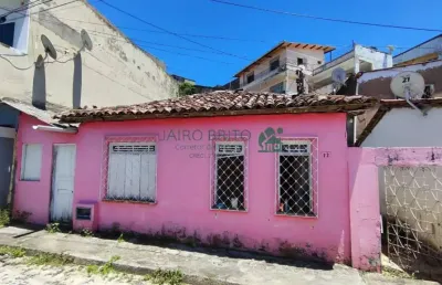 Vendo casa com 2 quartos e kitnet ao lado próximo ao centro de  ilhéus-ba