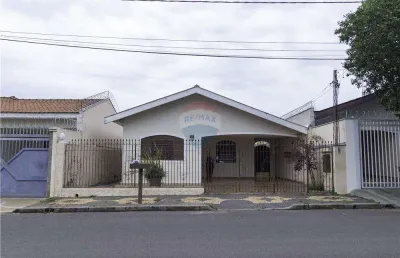 Casa com 3 dormitórios sala copa cozinha wc  social e serviço edícula  à venda, 170 m²