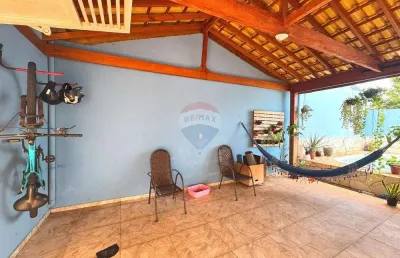 Casa a venda - piscina - planejados - 3 dorm - suíte - varanda