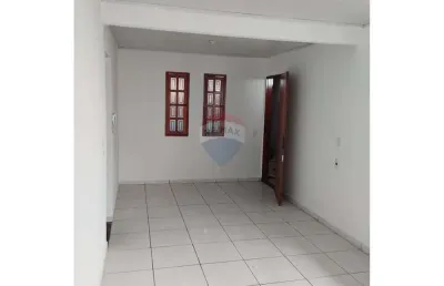 Casa com 2 quartos à venda no Conjunto Habitacional Hilda Mandarino, Araçatuba 