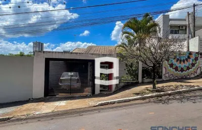 Casa na área central à venda por r$ 390.000 - centro - apucarana/pr